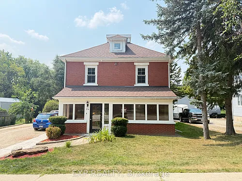24 Emma St N Photo 1