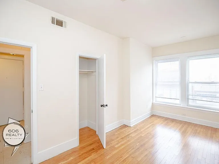Marquette Park Apartment! — Photo 10