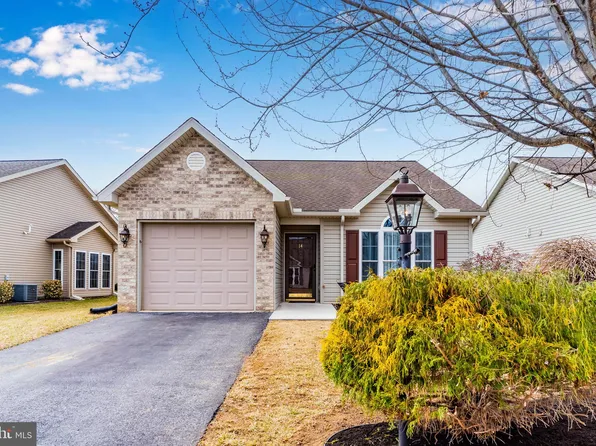 14 Keswick Dr, Mechanicsburg, PA 17050