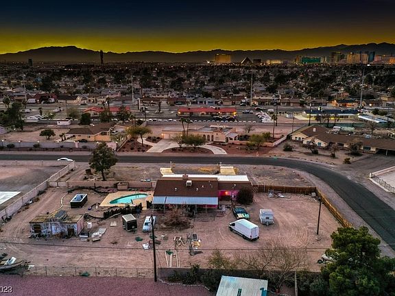 4th image of 5392 Evaline St