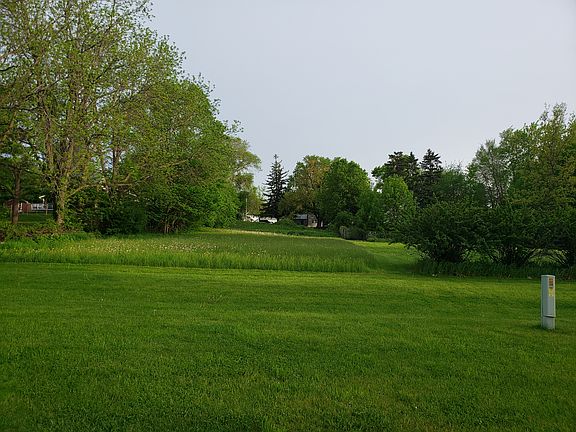 2nd image of 600 W 2nd St