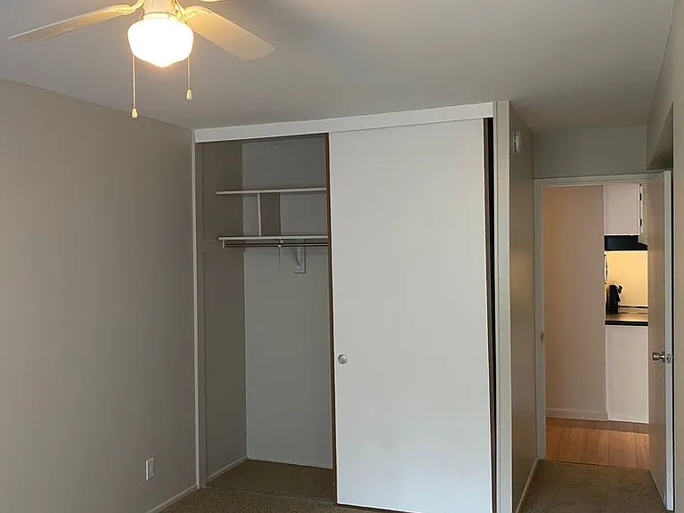 2020 Building — Photo 21