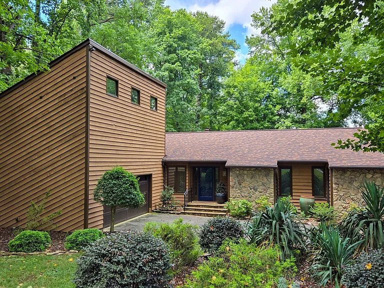632 Browning Pl — Photo 1
