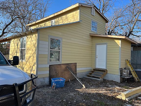 4th image of 607 Monclova Aly