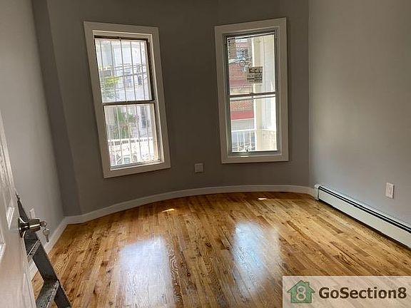 2nd image of 1524 Commonwealth Ave #1