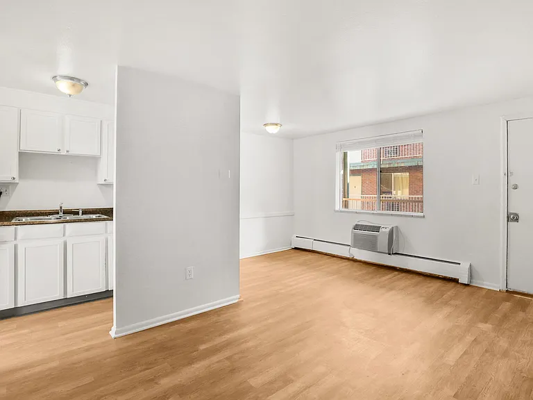 Camelot Apartments — Photo 22