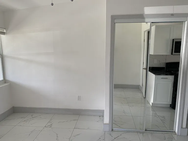 Studio, 1.0 bath, $1,575 — Photo 15