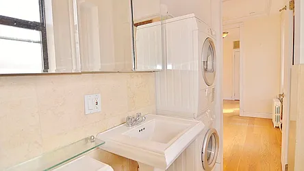 Rented by Park Property Advisors