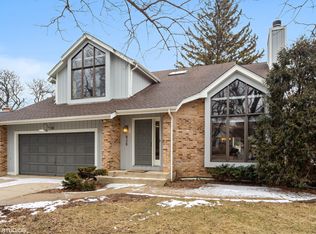 829 S Gables Blvd, Wheaton, IL 60189