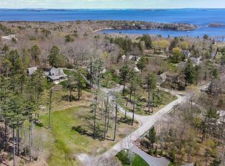 15 Mountain Arrow Cir, Camden, ME 04843