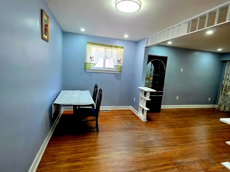 34 Crocus Dr #MAIN FLR — Photo 9