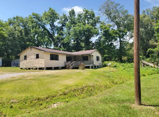 301 Longino St, Collins, MS 39428
