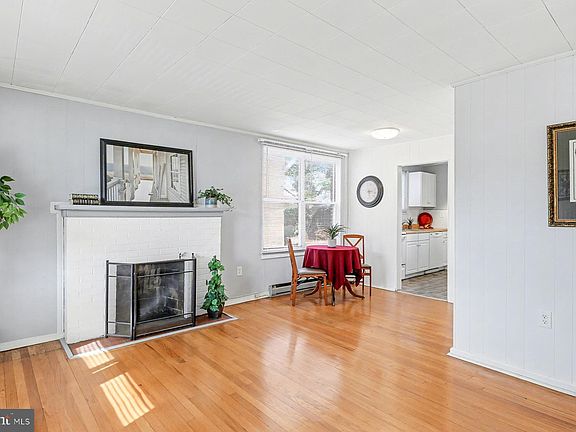 5th image of 4610 Derry St