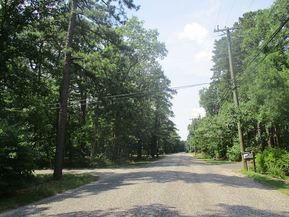 2nd image of 214 Pine Ave