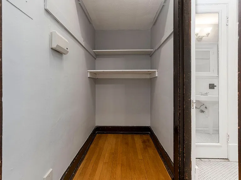 Cavalier Apartments — Photo 61