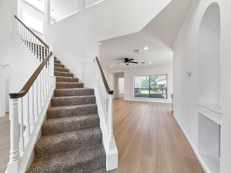 1414 Bluestone Dr — Photo 7