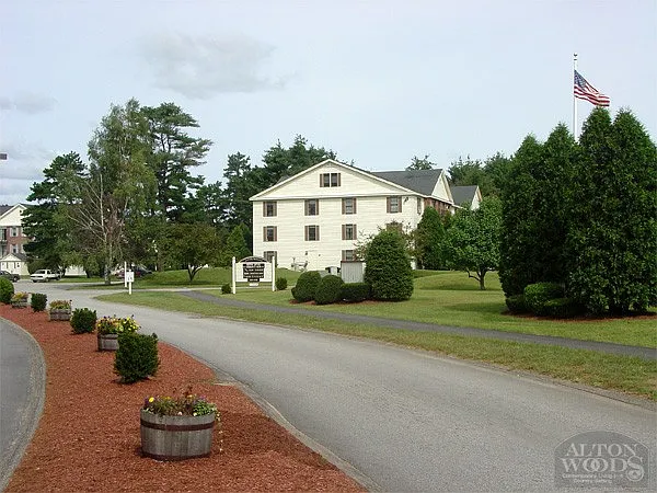 Building Photo - Alton Woods