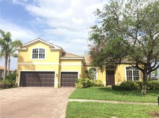 2198 Grove Dr, Naples, FL 34120