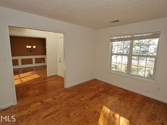 3rd image of 985 Amhearst Oaks Dr