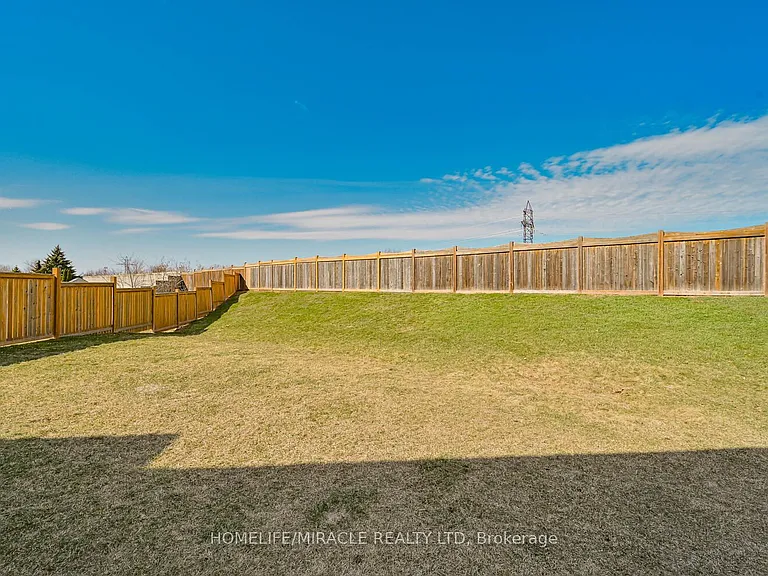 23 Pinot Cres #UPPER — Photo 45