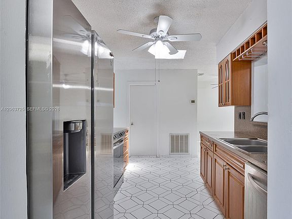3rd image of 7100 NW 66th Ter