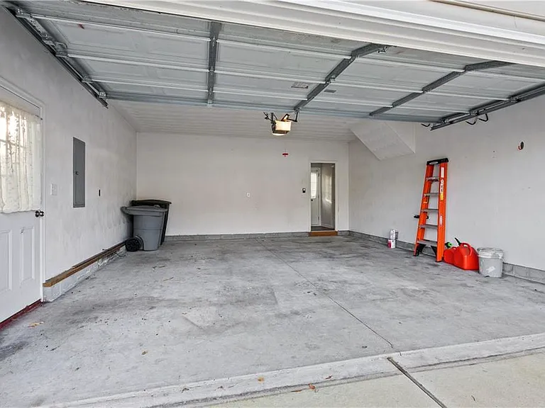 60 Manilla Ln — Photo 23