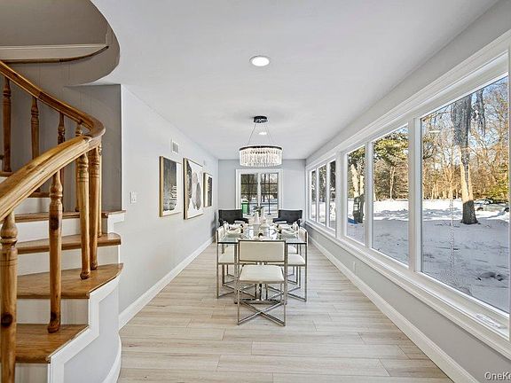 5th image of 497 Woodbury Road