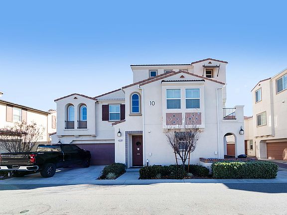 4th image of 44128 Calle Allicante #1