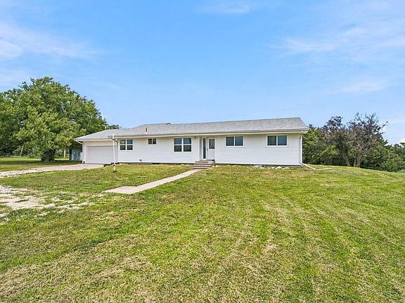 4th image of 17865 Skyline Rd
