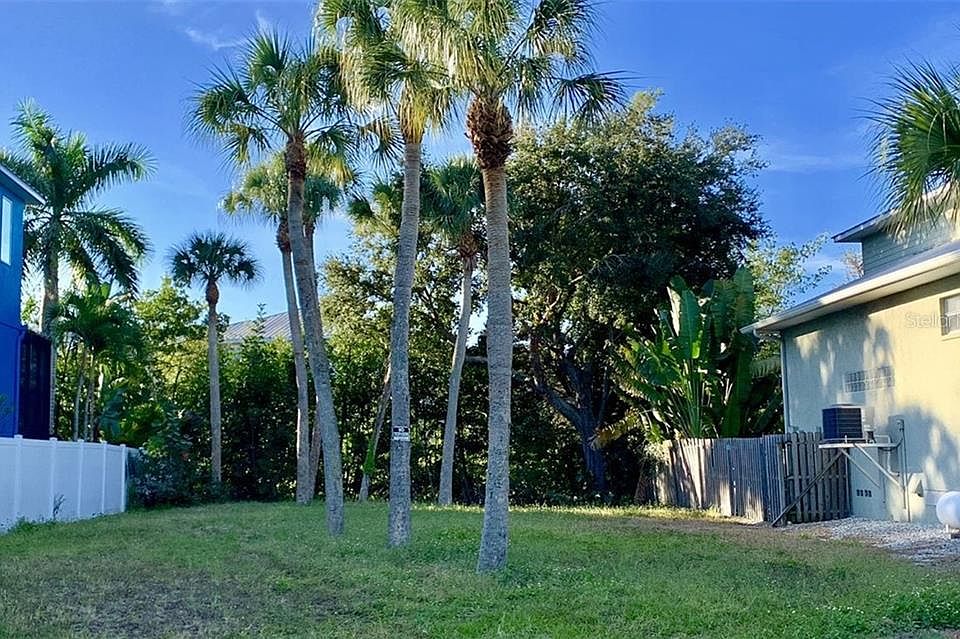 1st image of 346 Island Cir