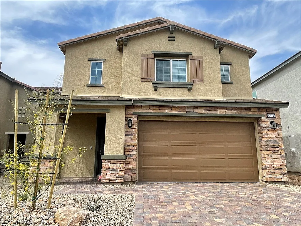 4 bed, 3.0 bath, 2275 sqft, $2,300 — Photo 1