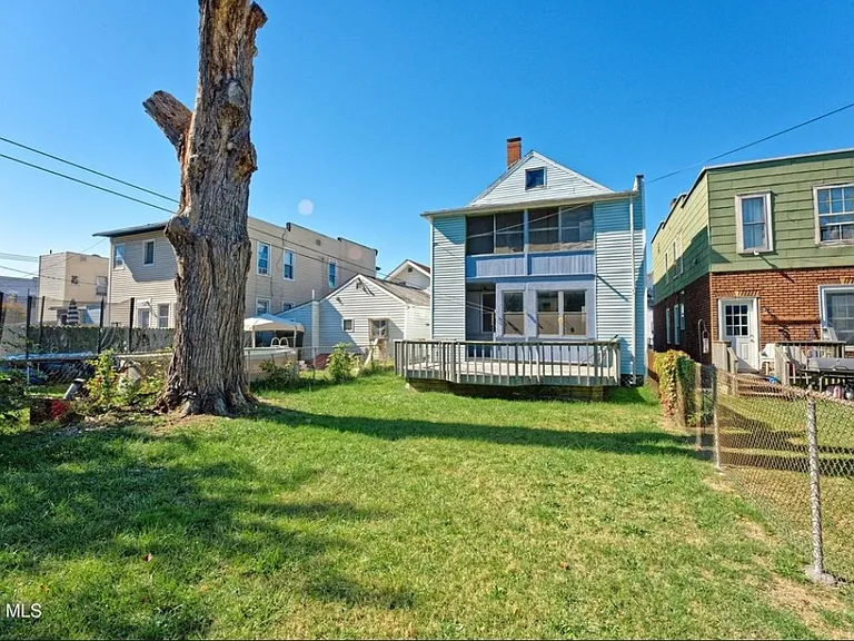172 Paine St #1F — Photo 9