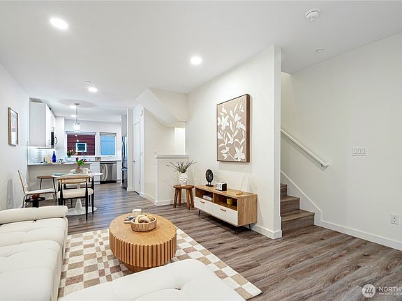 5th image of 12526 15th Avenue NE #B