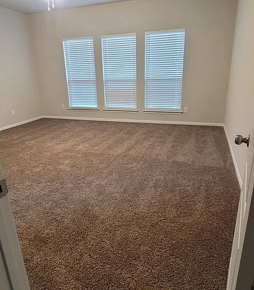 3206 Trinity Dr — Photo 11