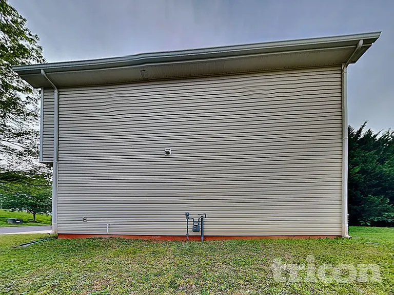 9514 Parkridge Dr — Photo 16