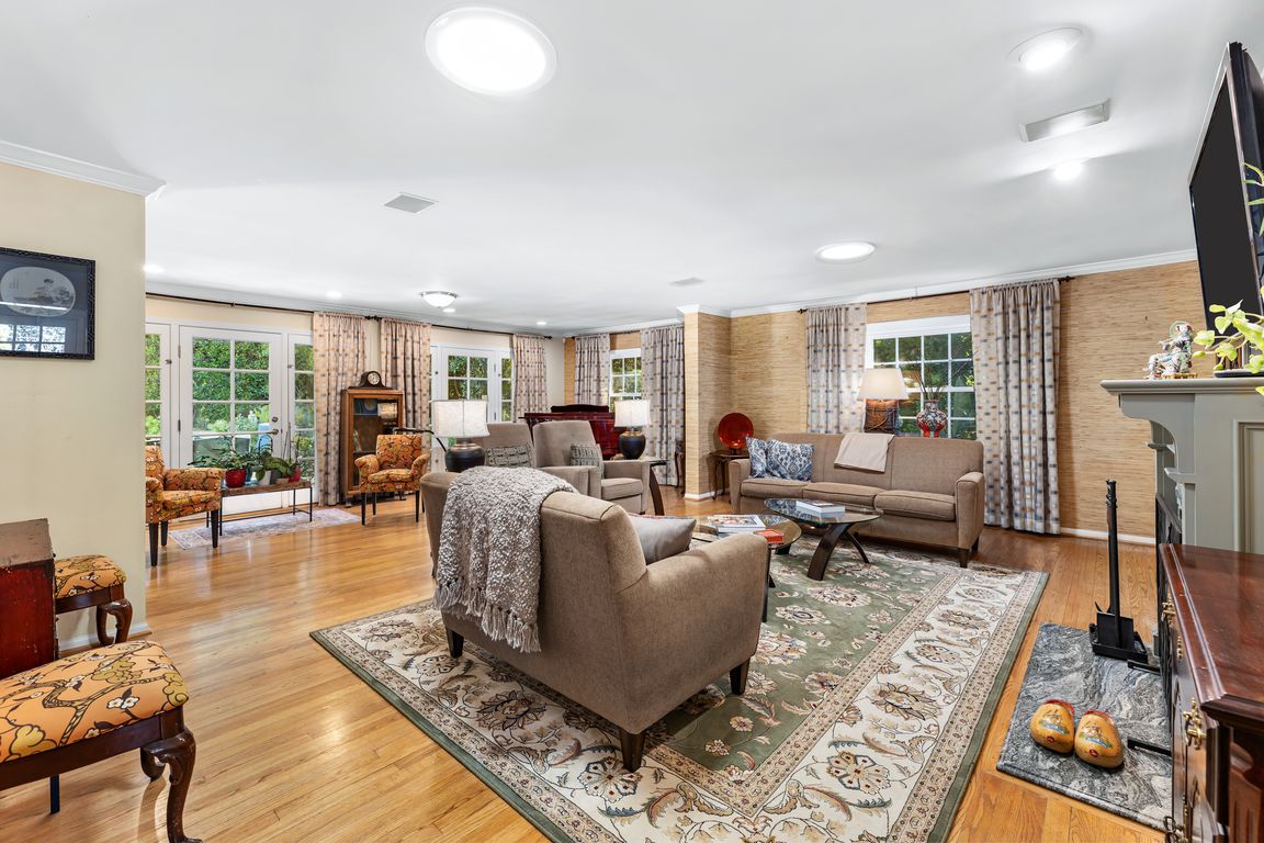 3456 Laurelvale Dr, Studio City, CA 91604 | MLS #SR26044068 | Zillow