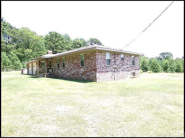 4 bed, 1.5 bath, 1590 sqft, $1,675 — Photo 2