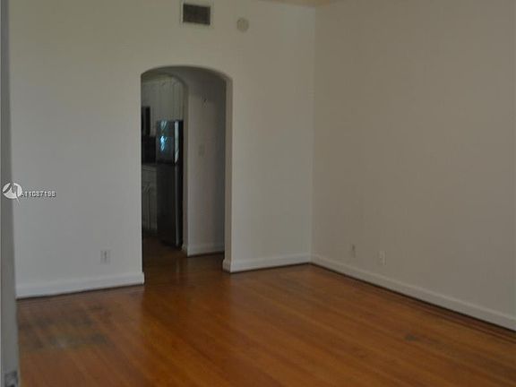 3rd image of 1571 Pennsylvania Ave APT 3S