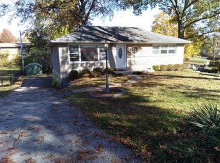 8816 Glenwood Dr, Saint Louis, MO 63126