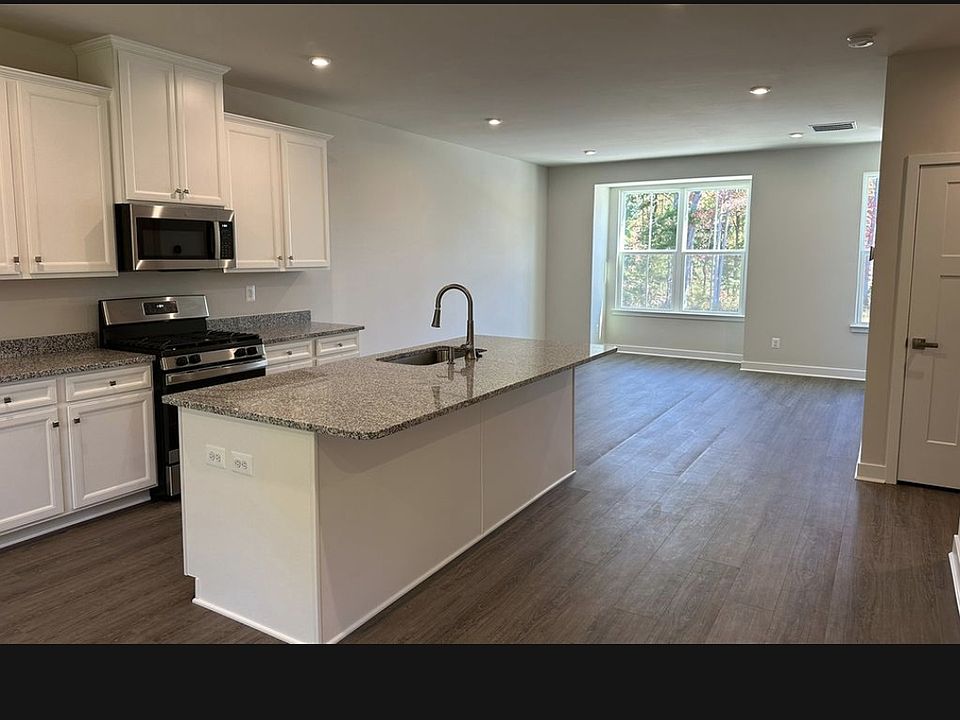 2nd floor Living area