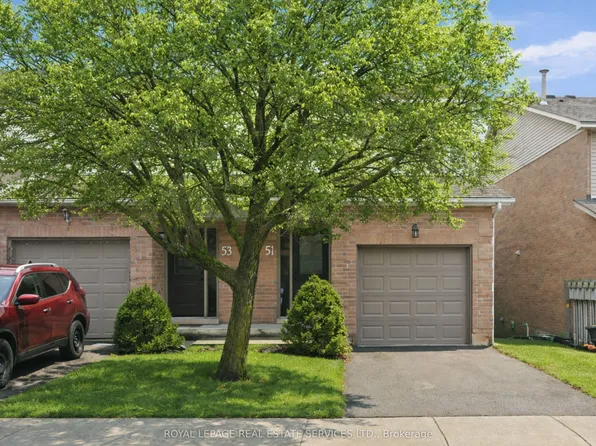26 Moss Blvd #51, Hamilton, ON L9H 6W7