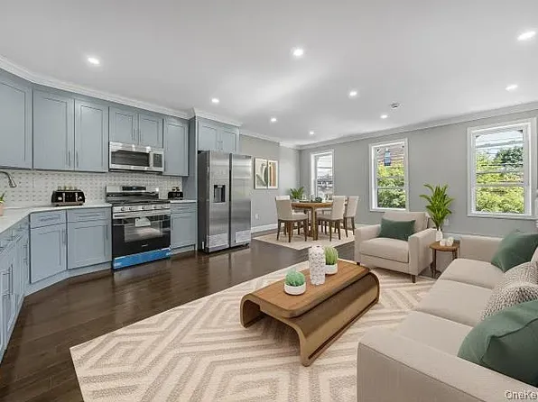 1438 East 95th Street image 3 of 10