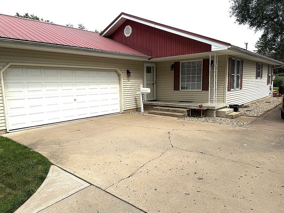 1st image of 660 N Rile St