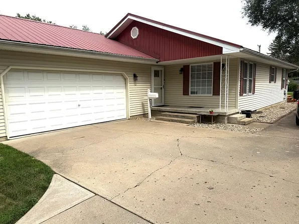 660 N Rile St, Bushnell, IL 61422
