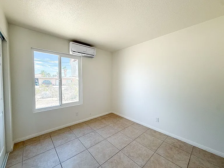 5839 Bagley Ave — Photo 6