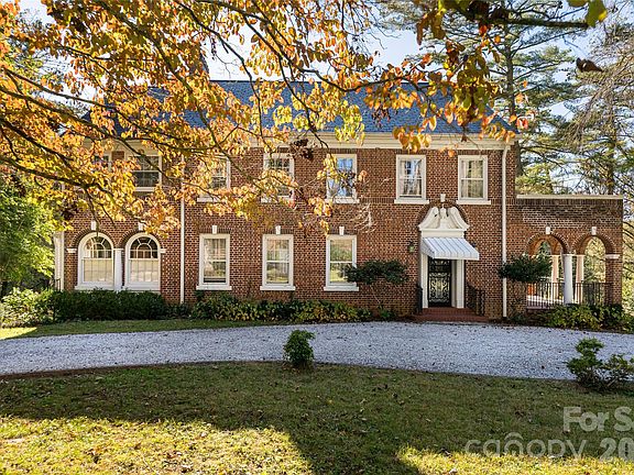 2nd image of 325 Vanderbilt Rd