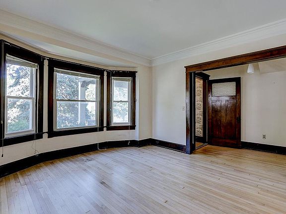 4th image of 3354 N Oakland Ave #3356
