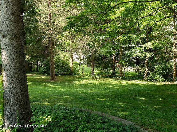 4th image of 22 Crosmour Road