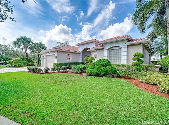 Home For Sale In Country Glen