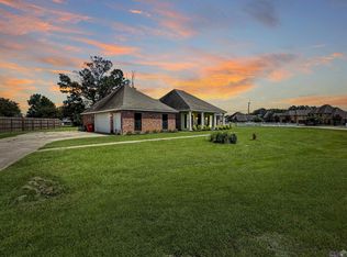 30900 Summer Breeze Dr, Denham Springs, LA 70726